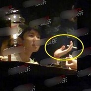 肖战给王源来根华子