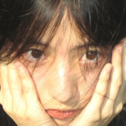 从未牵过女孩手