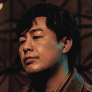 躺在阳光下的海