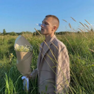 还不快向本队霸请安