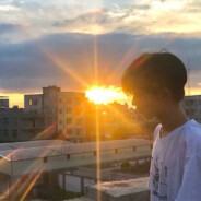 傻瓜才扔闪光弹