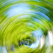 看到我就去喝一杯水