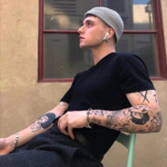 你携秋水忘情川