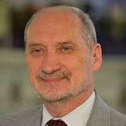 Macierewicz