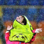 Messi vestindo colete
