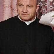 Ksiądz Mariusz