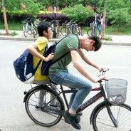 小兄弟你过来给你看个大宝贝