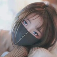 对玩偶爱不释手