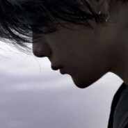 沉默寡言的男高