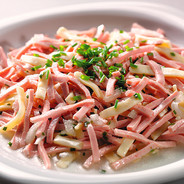 DerEinSackZwiebelWurstsalat