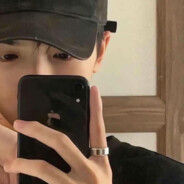 性格内向，不爱说话