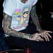 哇塞小伙子你踩粑粑了