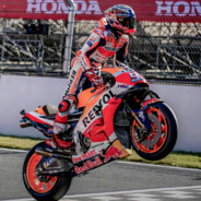 樱岛里面有麻衣在爬