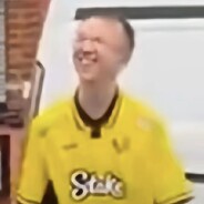 她说是二战炸黑的