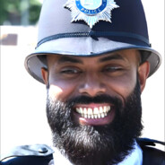 大英警察进小学