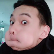 无意夺得灵犀坠 愿与君