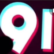 她脸上有孩子气