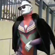 干拉白给然后玩手机