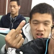 社会你白哥人菜话不多