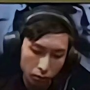 面无表情的男人