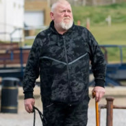 98岁大爷拄拐RUSH B