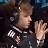 RoyalNeverGiveUP丶Roy