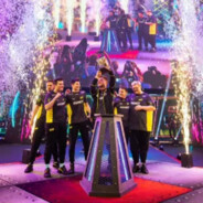 私を追う者は容赦がな