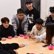 她說那兒是曬黑的