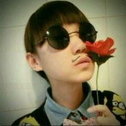 遮住脸就是帅逼