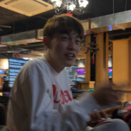 穿白丝的萝莉小蟑螂