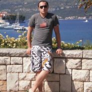 fakeito!(●̮̮̃̾•)