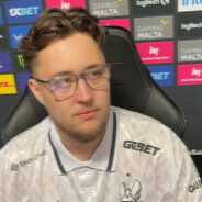 金字塔的尖方程式的解