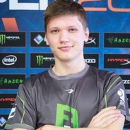 伞兵雷国强准备降落！