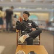 勾到臉上送快遞>_<