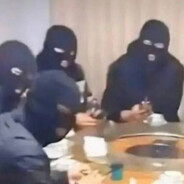 她似晚霞也似风