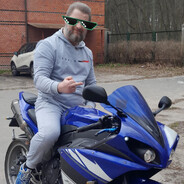 Zły_Brzydki_Brodaty_Sqrwiel