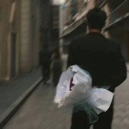 一直游到海水变蓝