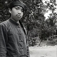 她说话有股孩子气