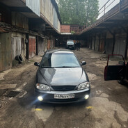 Kia_spectra_Peek