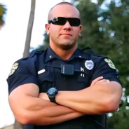 佛罗里达新人警探麦克