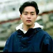 我将玫瑰藏于身后