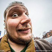 常听影子提起往事.