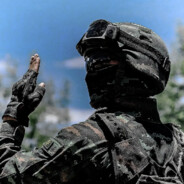 看不惯就抱紧吧