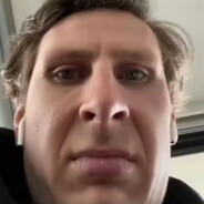 舔他留的套，有你的味道