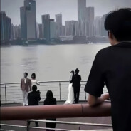 她穿婚纱的样子很好看