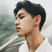 穿梭时间的画面的钟