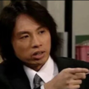 我倒下了，但还活着。