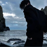 单脚倒立的稻草人