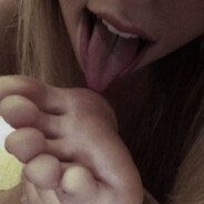 Лёля сиськи сбоку