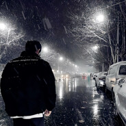 城墙上孤独的人.